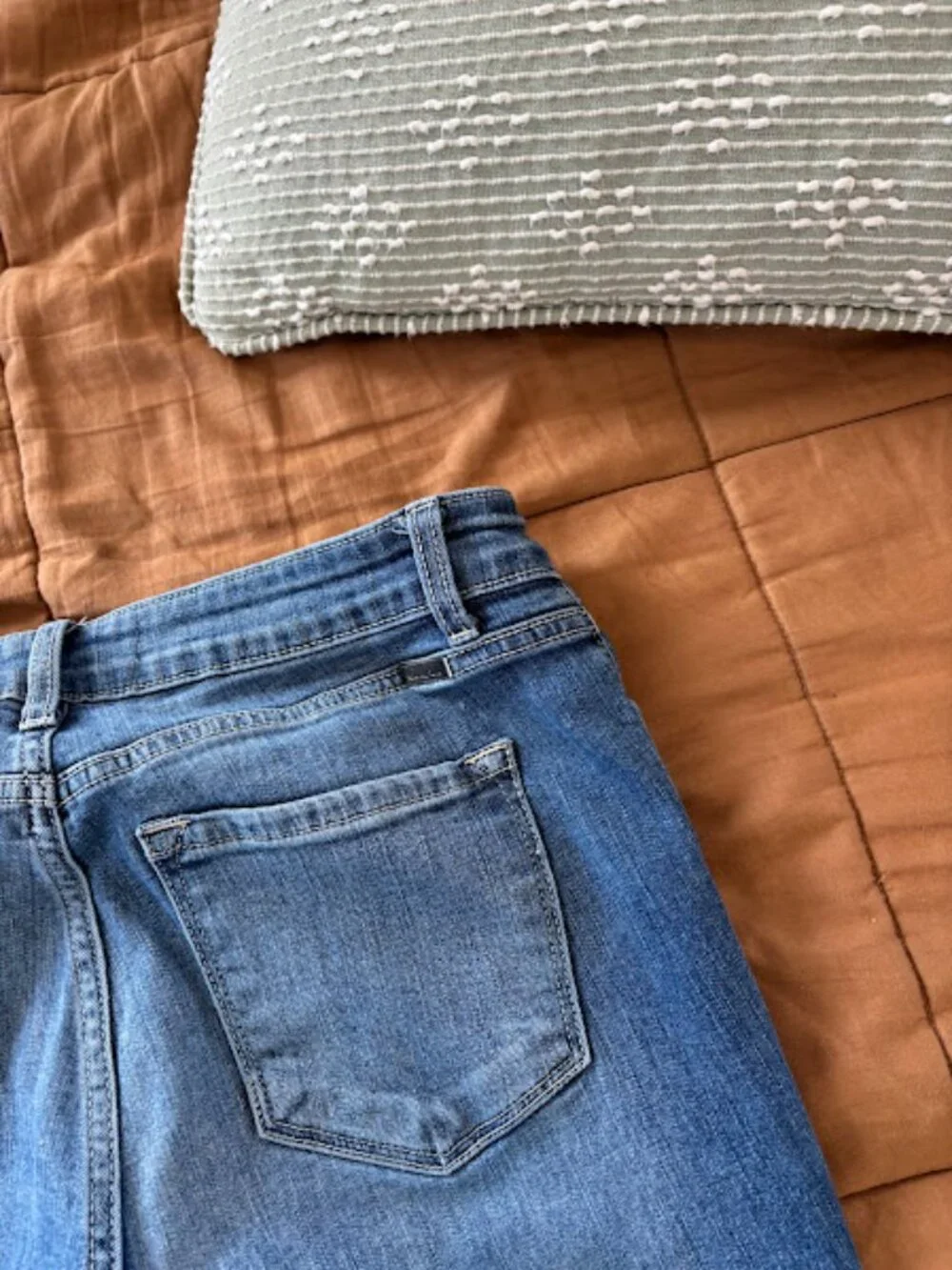 kancan distressed skinny jeans with raw hem